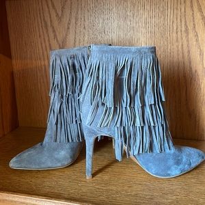 Steve Madden gray booties in perfect condition